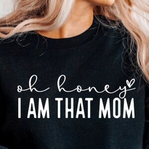 That Mom Handmade Graphic Tee